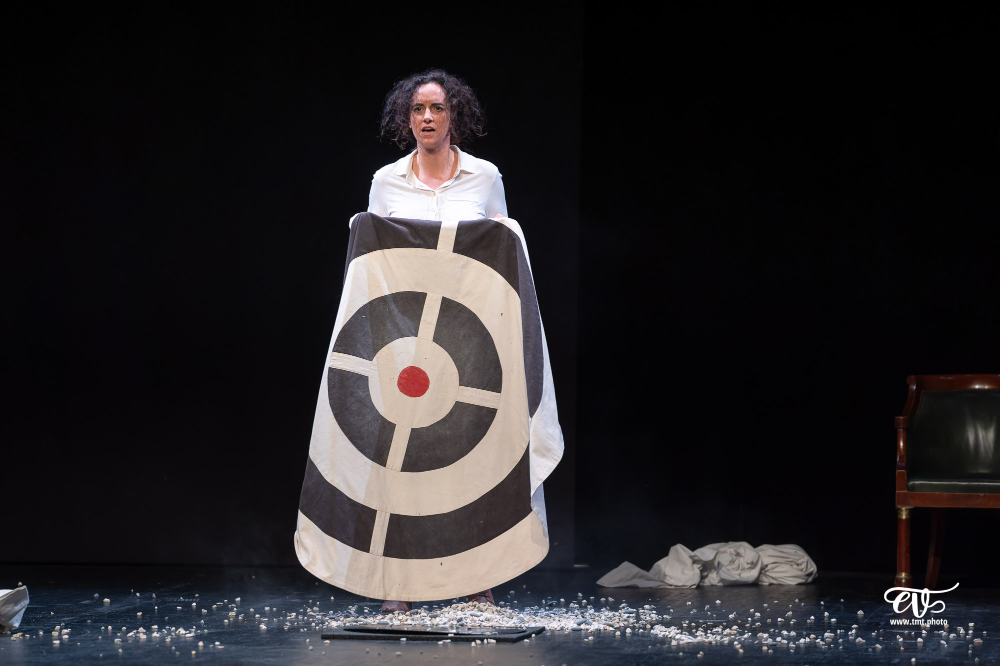 FEMME NON RÉ-ÉDUCABLE (CHOUETTE COMPAGNIE)